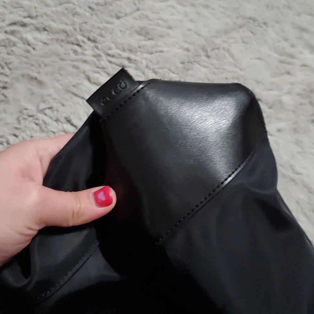 Ecco black nylon material shoulder bag